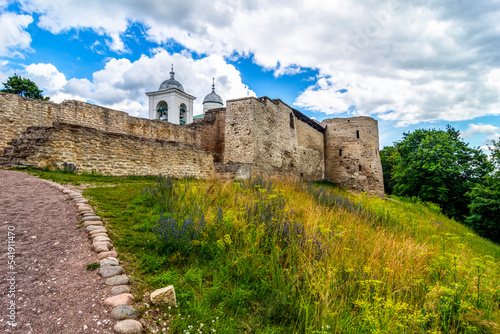 Tableau sur toile Ensemble Izborsk fortress, Izborsk, Pskov region, Russia