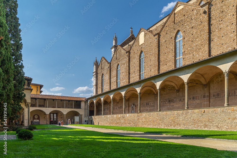 Fototapeta premium Cloître de la Basilica di Santa Croce di Firenze, Italie