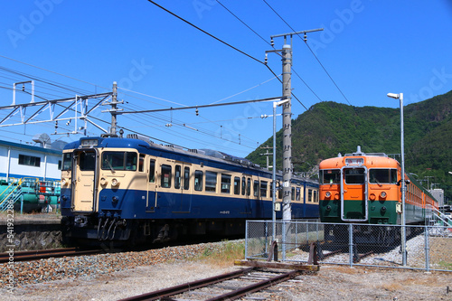 通勤電車 国鉄型115系と165系 © Nakano