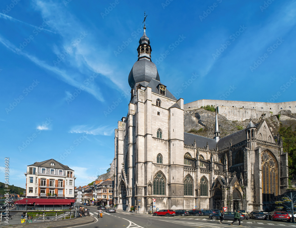 Dinant, Belgien, Kirche und Stadtansicht