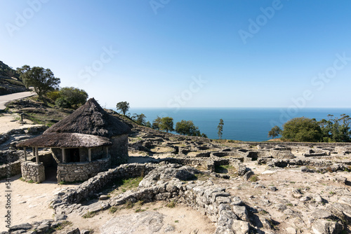 Foto Cabaña reconstruida en el castro de Santa Trega, en A Guarda (Galicia, España)