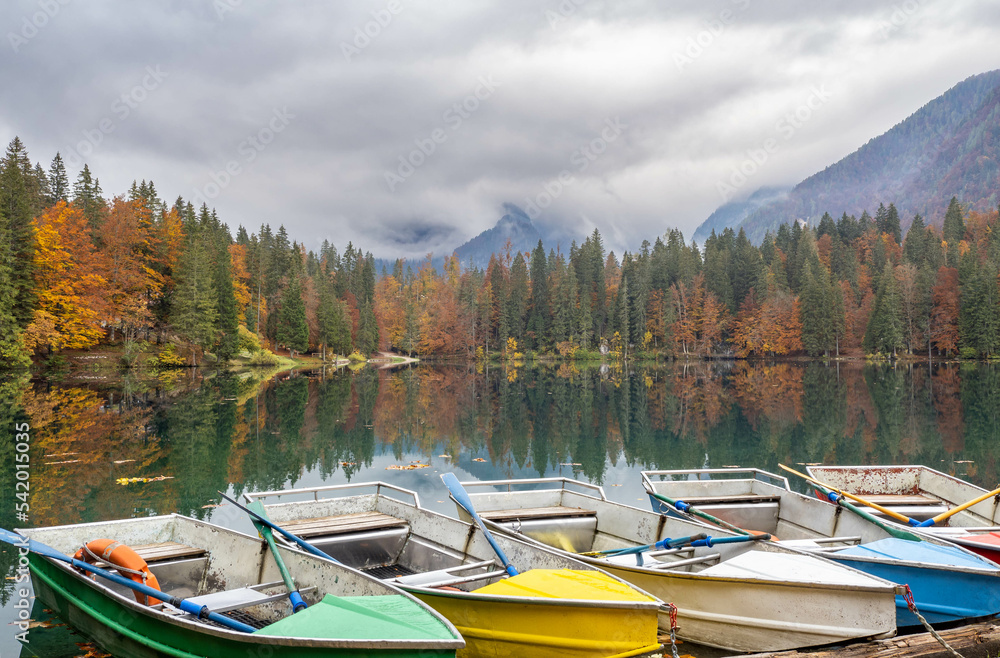 Fusini inferior lake, Italy