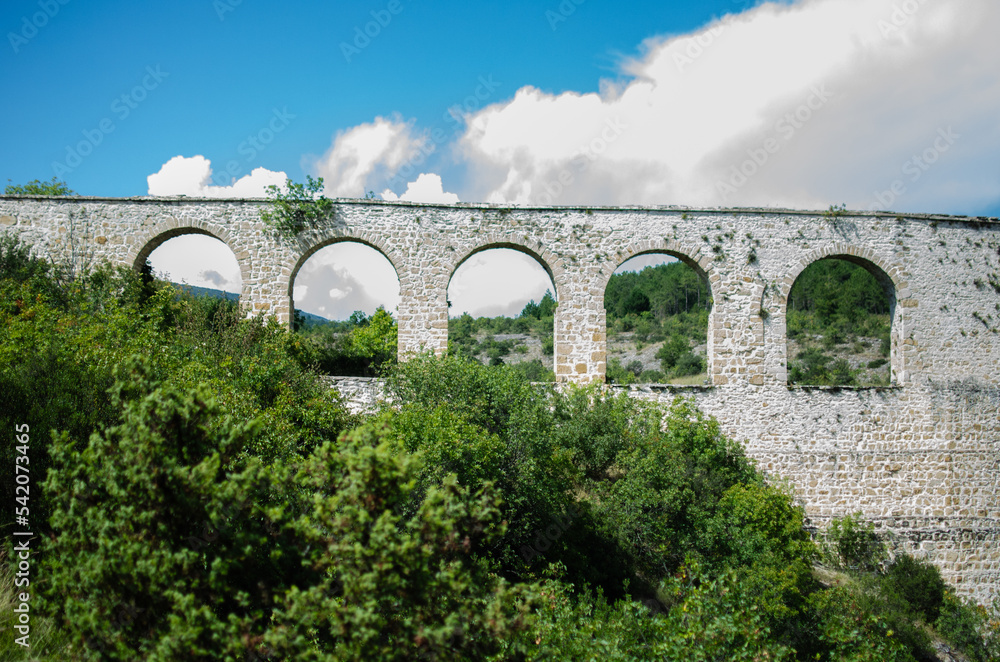 Fototapeta premium pont du gard aqueduct