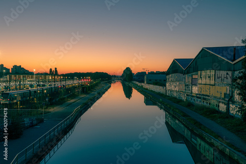 Slika na platnu reflection on the Ourcq canal, near Paris
