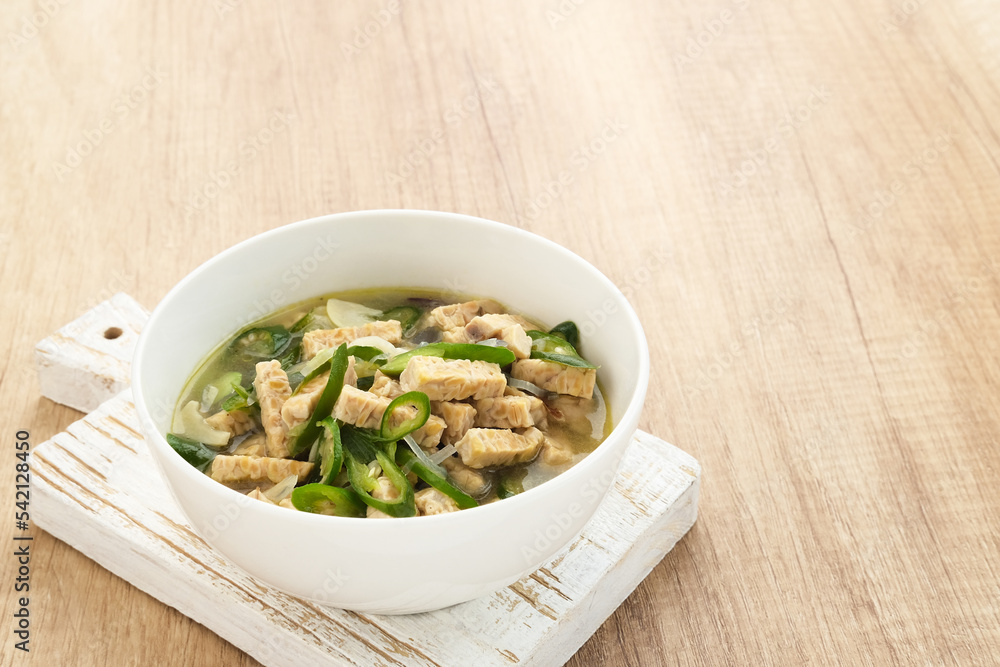 Empis Empis Tempe, a traditional Indonesian dish made of tempeh, chilies and petai bean, the taste is savory and spicy
Empis Empis Tempe, a traditional Indonesian dish made of tempeh, chilies and petai bean, the taste is savory and spicy