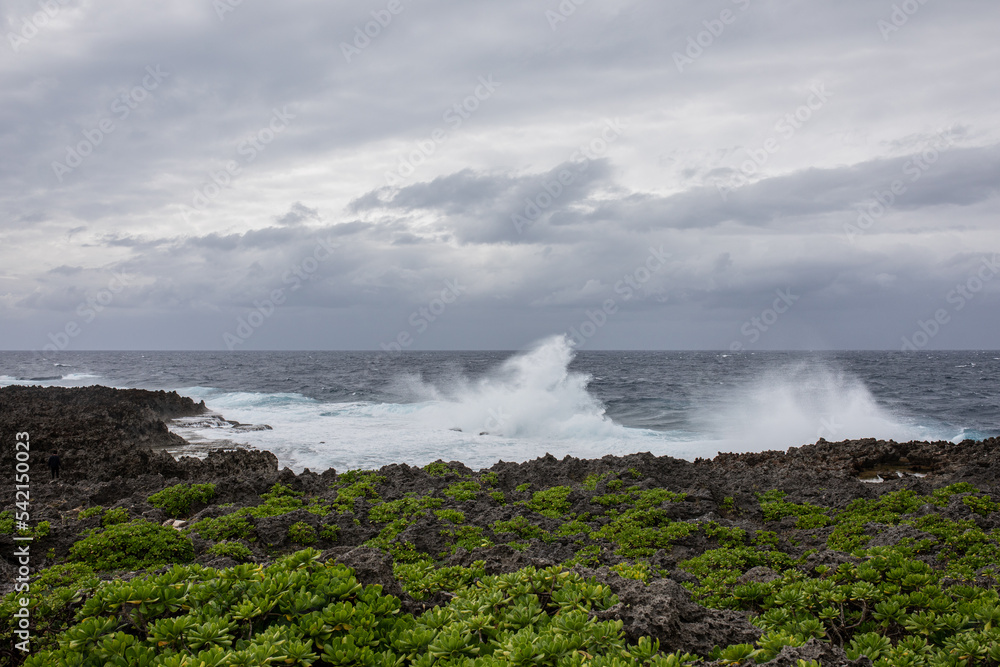 残波岬の風景 海と空と波