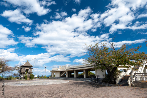 北九州市　高塔山公園の展望台と地蔵堂 © 正人 竹内