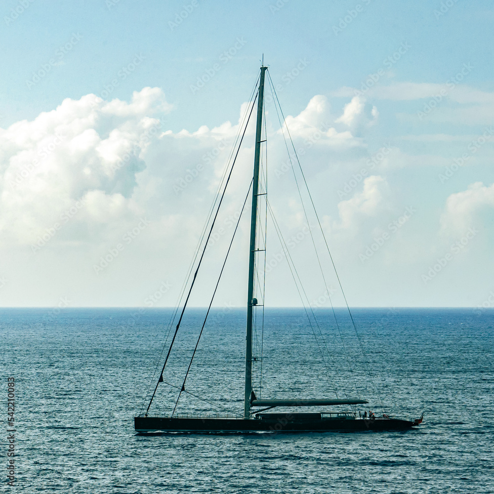 Naklejka premium sailboat on the sea
