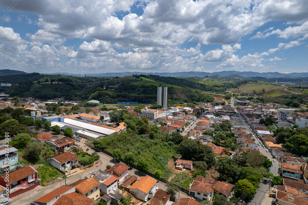 Ouro Fino city located in the interior of Minas Gerais. It is part of the Caminho da Fé, part of the mesh circuit and with several coffee plantations. Houses, trees and mild climate.