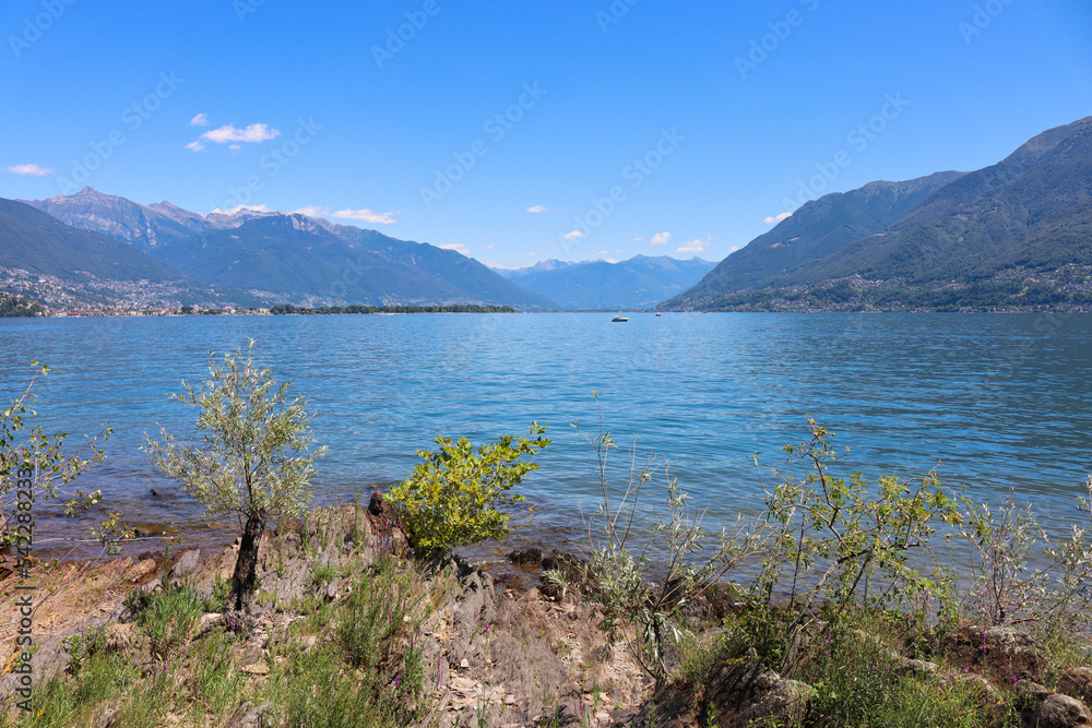 Blick von der Brissago Insel im Lago Maggiore in der Schweiz