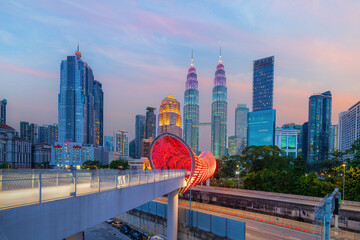 Tableau sur plexiglas Kuala Lumpur Centre-ville moderne de Kuala Lumpur  © f11photo