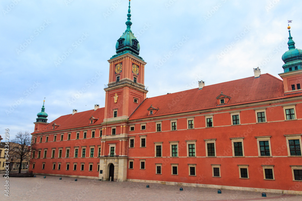 Obraz premium Royal Castle in Castle Square in Warsaw, Poland