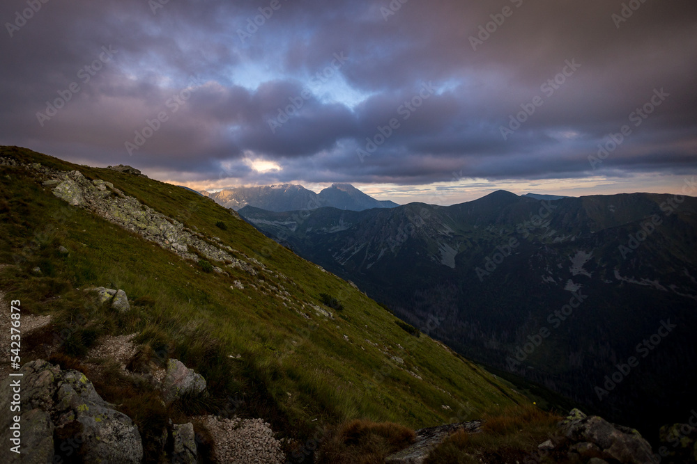 Widok gór na Kasprowym Wierchu w Tatrach.
