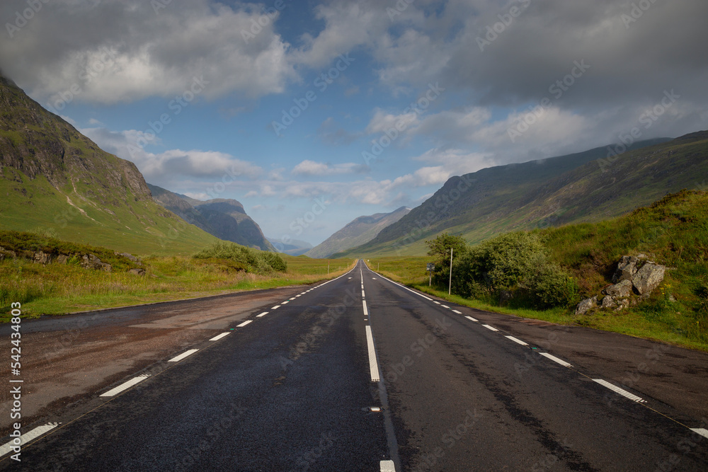 Fototapeta premium A82 road through Glencoe in the Scottish Highlands