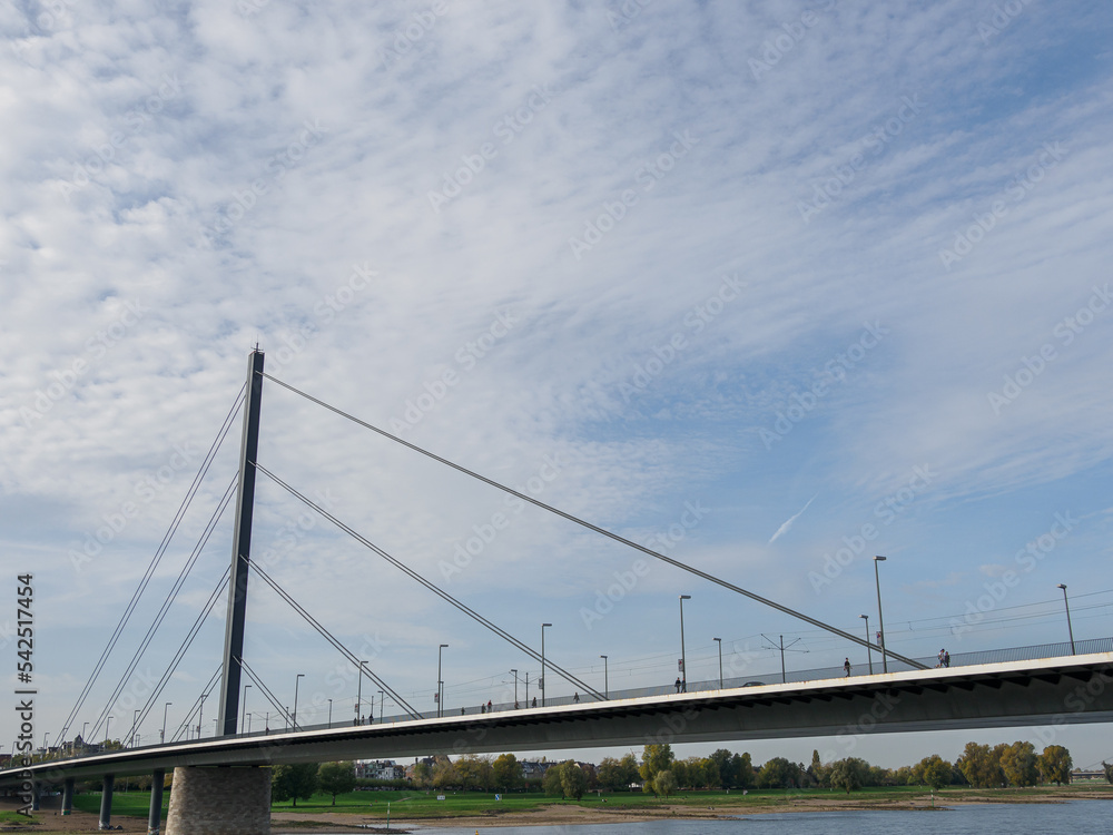 Fototapeta premium An den Rheinterassen in Düsseldorf