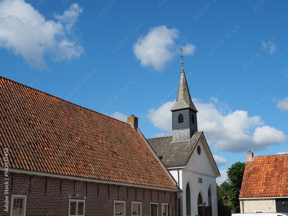 Fototapeta premium Bourtange&nbsp;ist eine bewohnte ehemalige&nbsp;Festung&nbsp;in den&nbsp;Niederlanden 