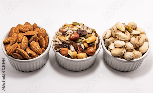 Fototapeta Naklejka Na Ścianę i Meble -  bowl of nuts