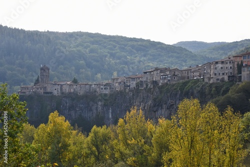 Castellfollit de la Roca, pueblo con encanto en la Garrotxa  photo