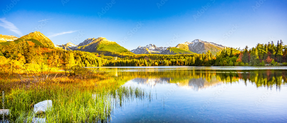 Obraz na płótnie Morning view on Lake Strbske pleso. Strbske lake in High Tatras National Park, Slovakia landscape, Europe. w salonie