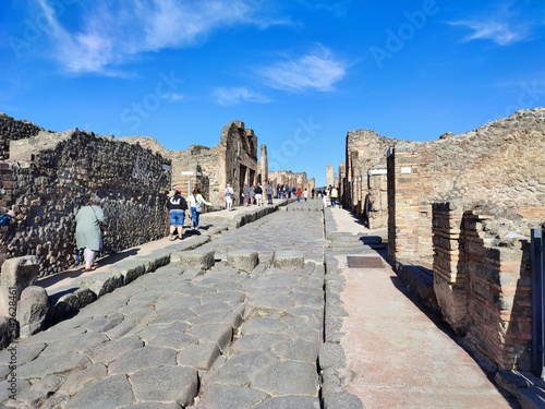 Pompei - Via Stabiana verso Via dell'Abbondanza photo