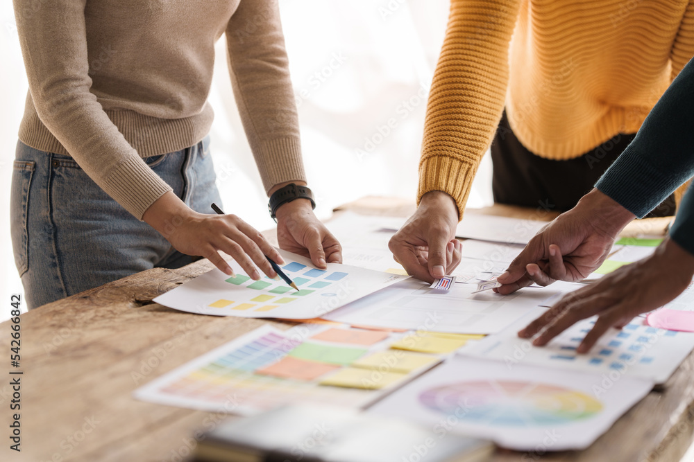 Foto de A UX design team is a confluence of user research, UX, UI ...