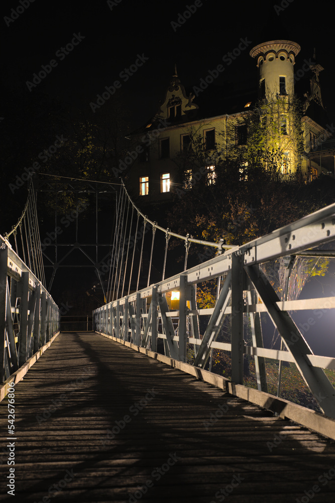 Obraz premium Brücke mit Schloss