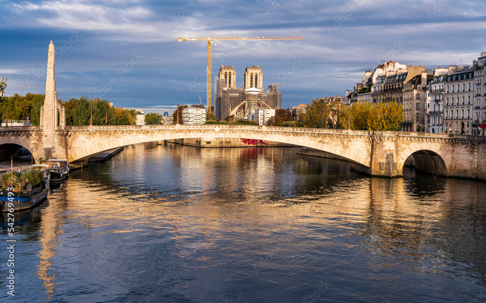Obraz premium Notre Dame Cathedral restoration in progress, November 2022