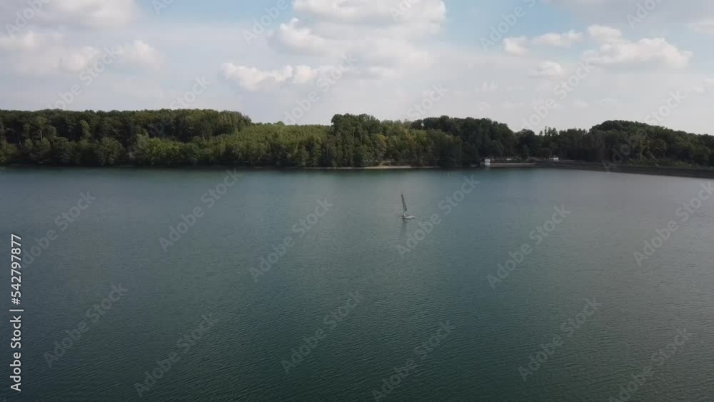 Dronenflug über die Bevertalsperre Hückeswagen Käfernberg Dronenflug über die Bevertalsperre Hückeswagen Käfernberg