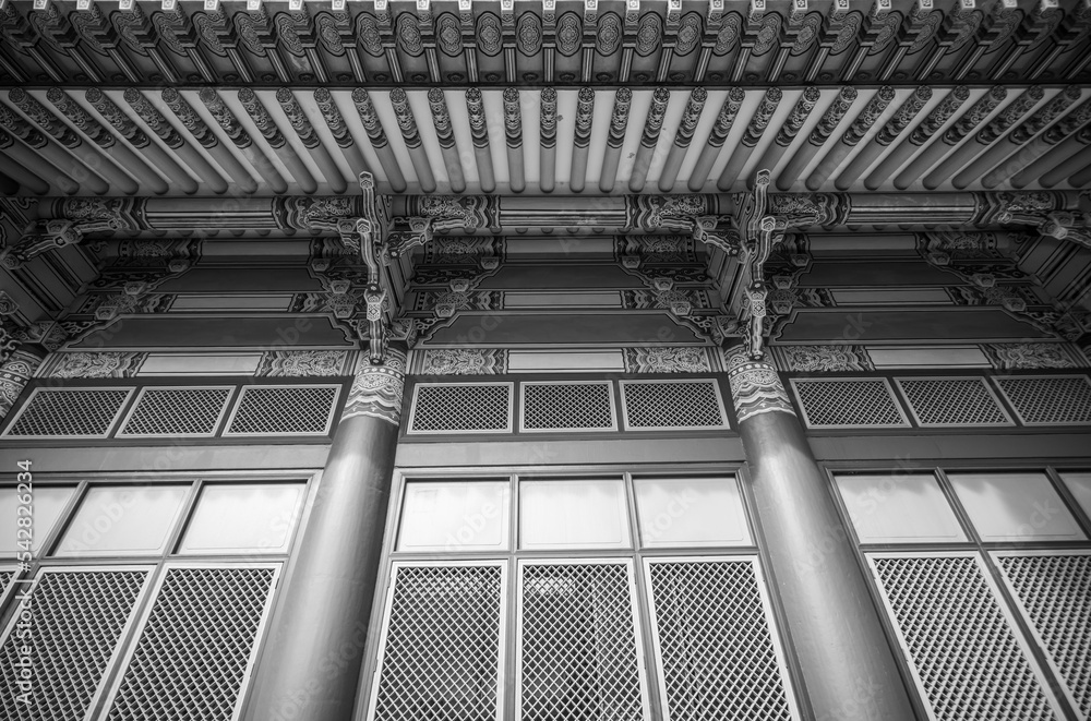 Obraz premium Black and White Vintage Wood Building Wall.