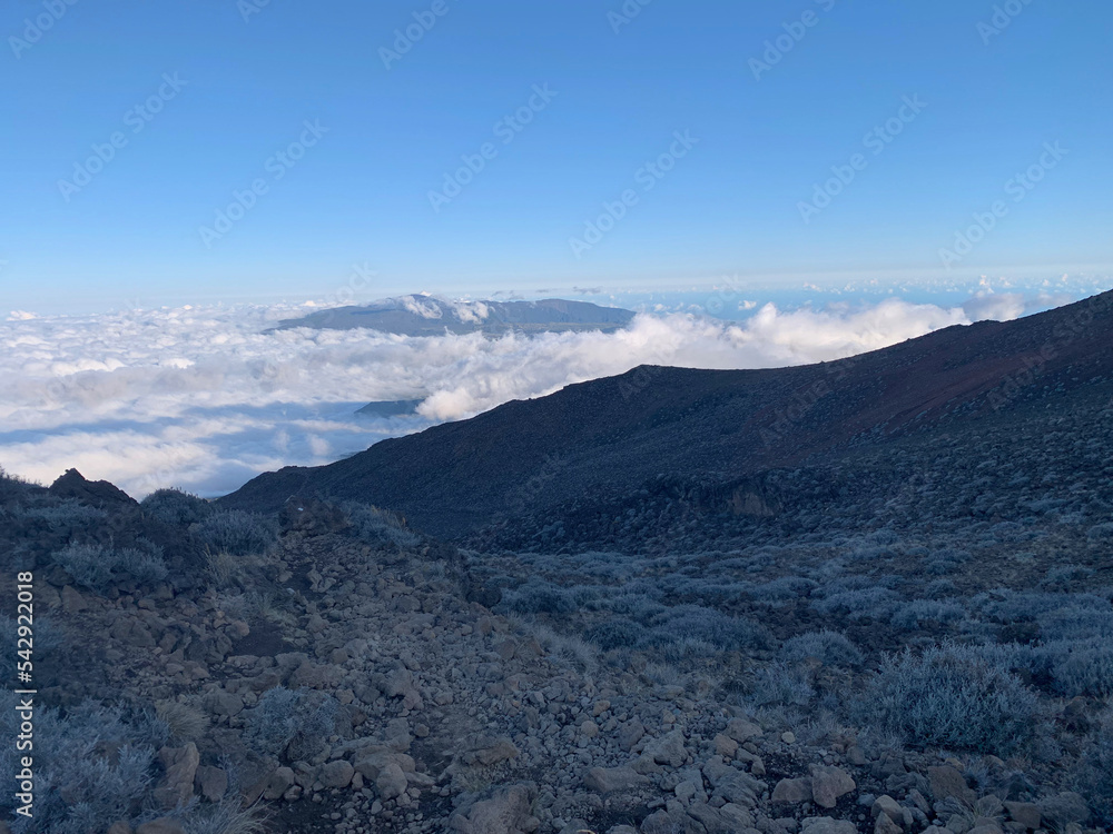 Sentier de randonnée sur le piton des neiges, ile de la Réunion Stock Photo Adobe Stock