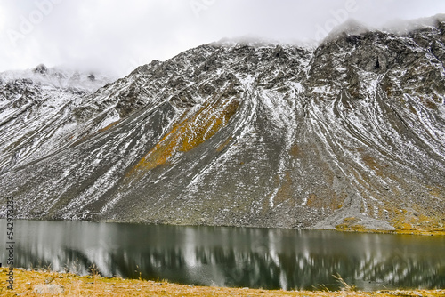 Flüela, Flüelapass, Schottensee, Bergsee, Alpen, Passhöhe, Passstrasse, Bergstrasse, Wanderweg, Graubünden, Herbst, Herbstfarben, Schweiz photo