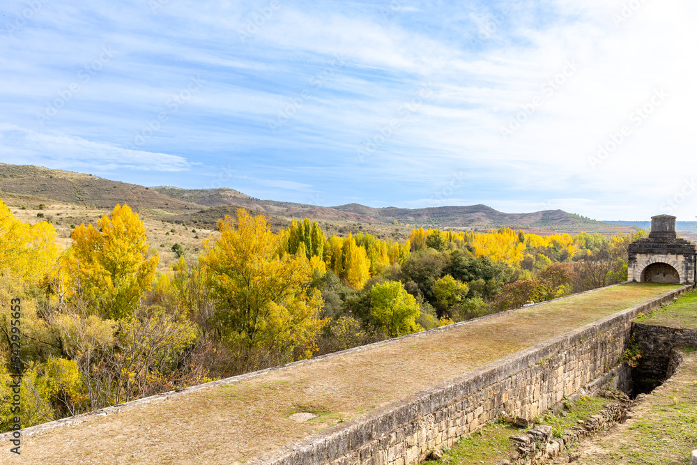 Naklejka premium first colors of autumn in the area of Madrid known as the olive pontoon
