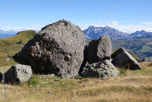 Blick vom Padonkamm zur Fanes-Gruppe photo