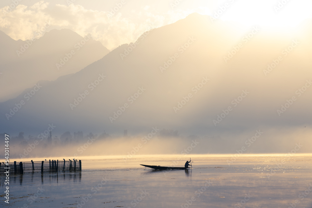 Fototapeta premium Early morning sunrise view at Dal Lake Srinagar