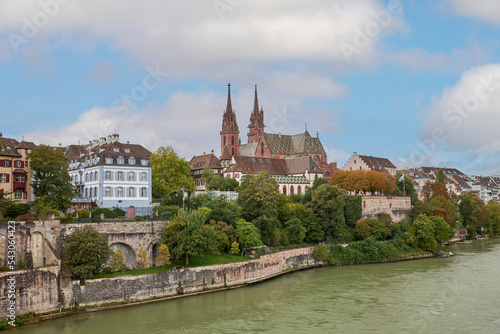 View of the cathedral of Basilea in Suiza from the river Rio.