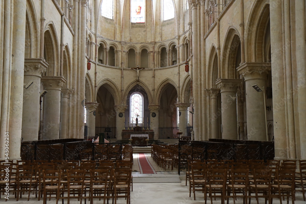 L'église collégiale Saint Quiriace, du 12eme siècle, vue de l'intérieur, ville de Provins, département de Seine et Marne, France