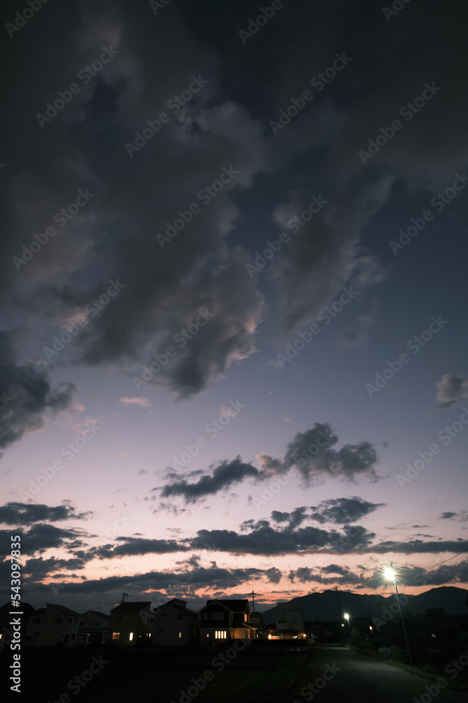 Fototapeta premium Nostalgic way home, Oct 2022