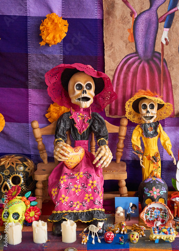 Day of the Dead offering from central Mexico, ofrenda dia de muertos