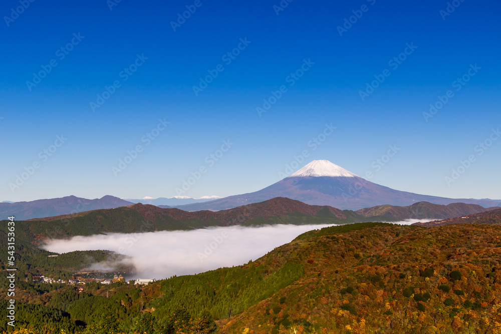 紅葉の箱根と富士山