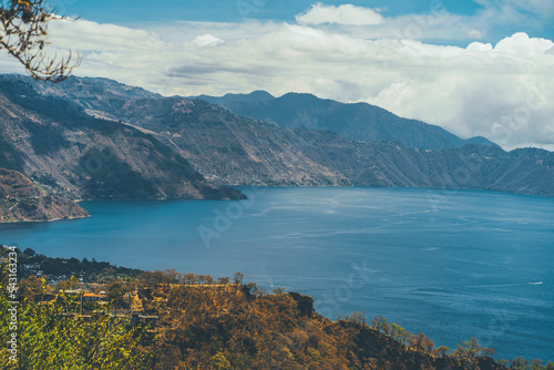 Lago Atitlán de Guatemala