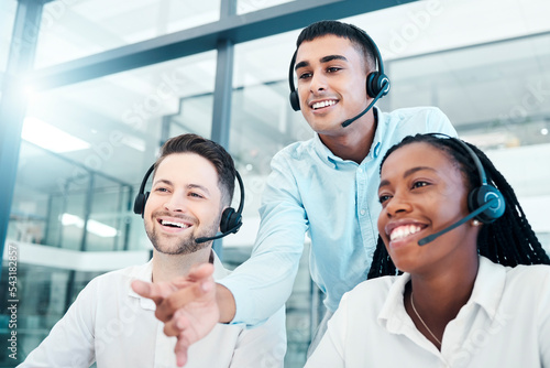 Fotografía Call center, manager and new employees training, coaching and advice for customer service, work process and smile in office
