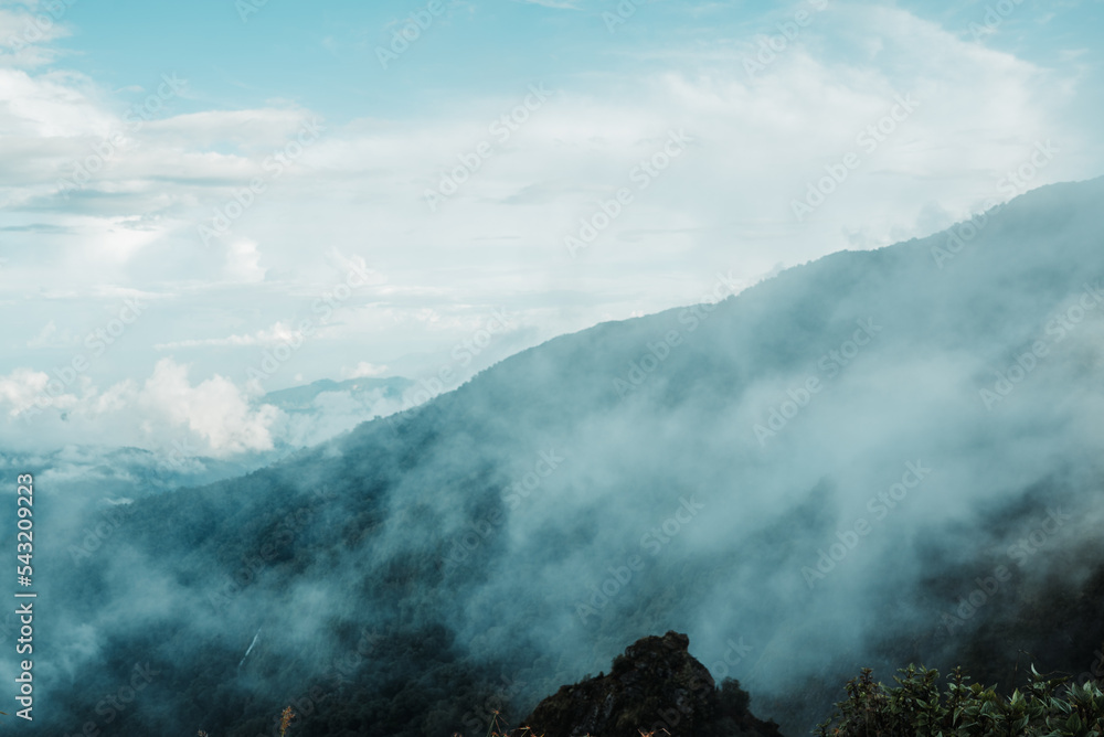 Fototapeta premium time lapse of clouds in the fog