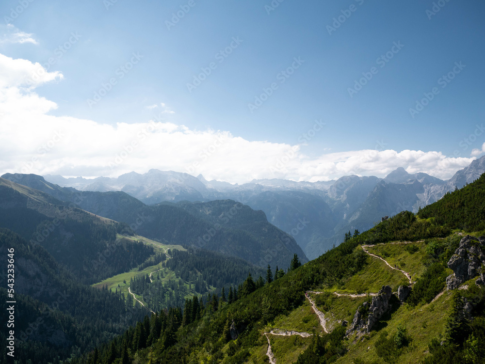 Fototapeta premium Path through the Mountains