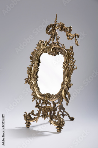Reconstruction of an antique bronze mirror