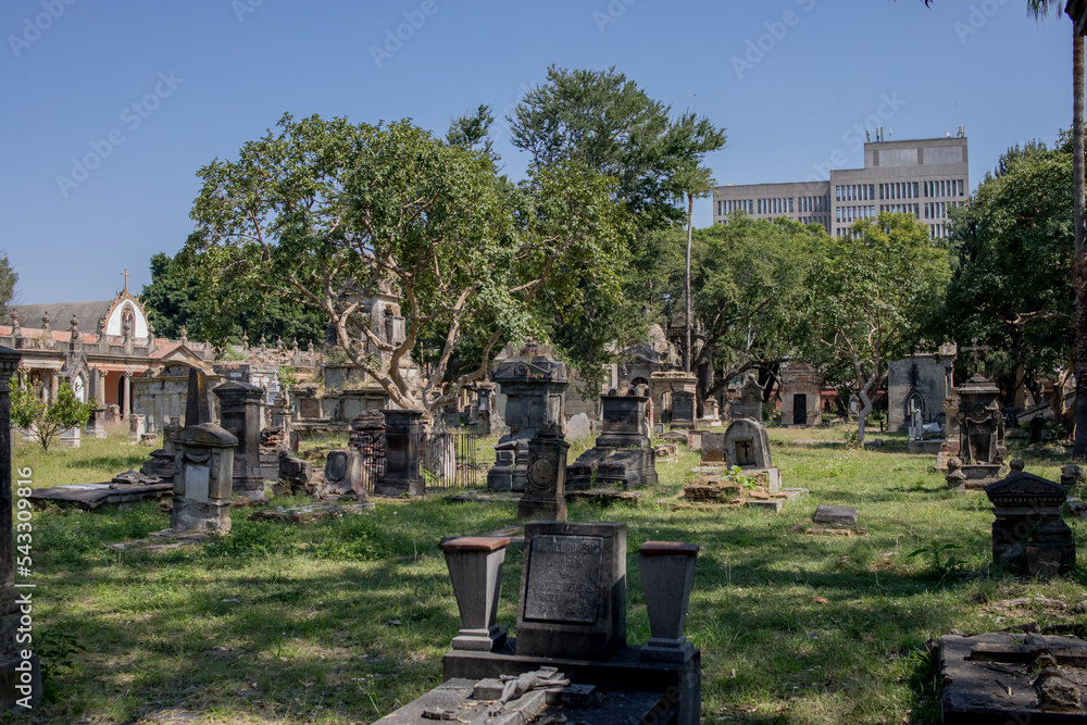 Tumbas del cementerio de Belén en dia de muertos en Guadalajara Jalisco