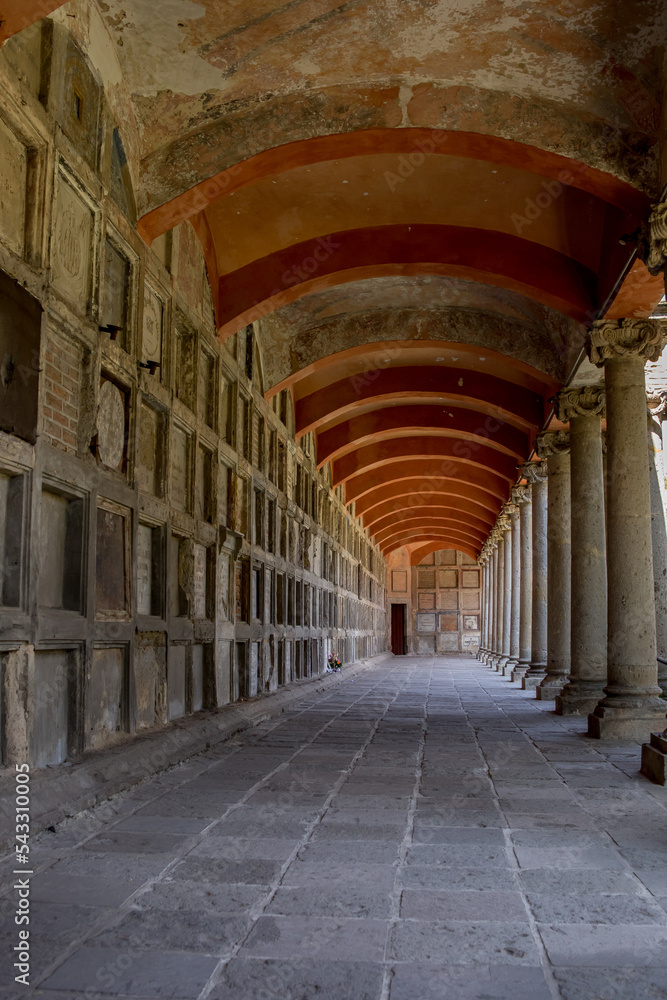 Tumbas del cementerio de Belén en dia de muertos en Guadalajara Jalisco