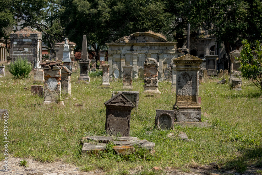 Tumbas del cementerio de Belén en dia de muertos en Guadalajara Jalisco