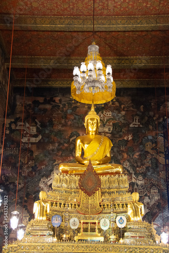 golden buddha statue