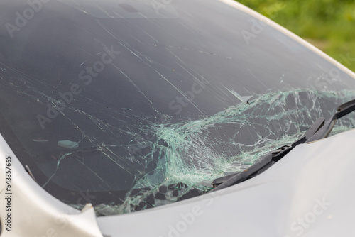 Canvas-taulu Broken car windshield