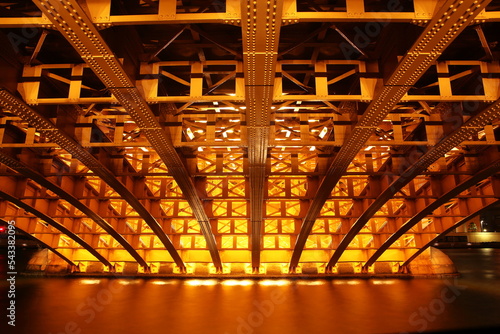 隅田川テラスから見る蔵前橋のライトアップ